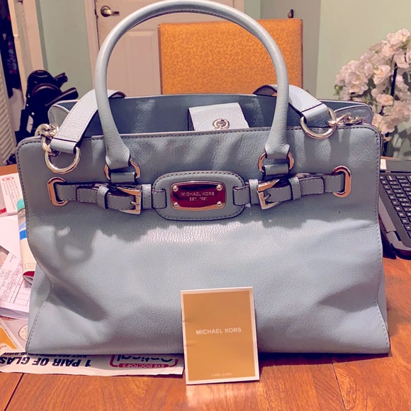 🦋 Micheal Kors 🦋 - Picture 1 of 6